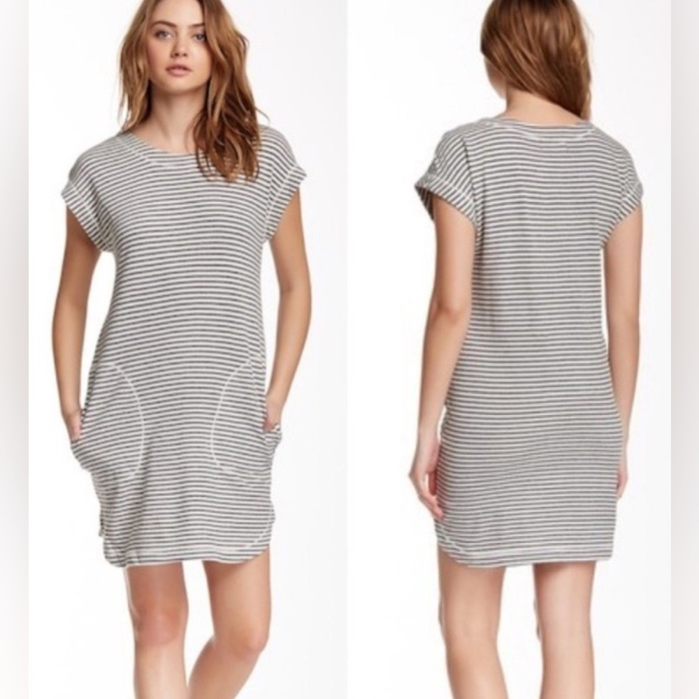 Max Studio Weekend Size Medium Striped Relaxed Short Sleeve tunic dress Pockets